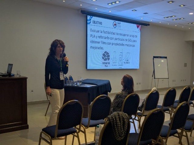 Valorización de scrap de impresión 3D mediante incorporación de dióxido de silicio en films de ácido poliláctico recuperado se expone de forma oral en el Simposio Argentino de Polímeros